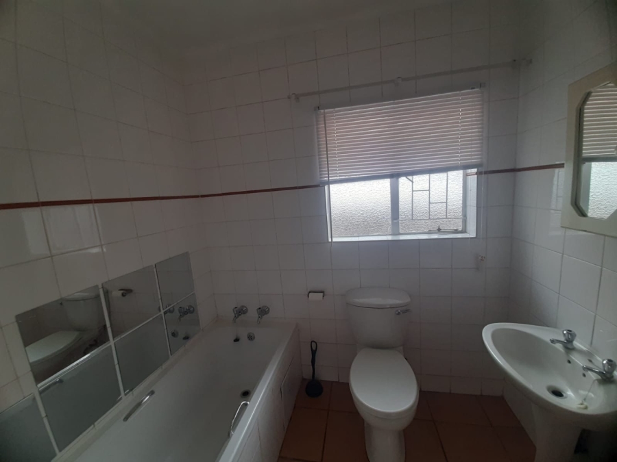 2 Bedroom Property for Sale in Lower Bo-dorp North West